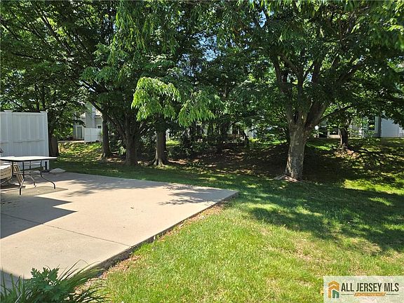 4th image of 75 Wooten Ct