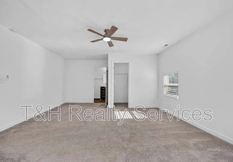 210 N Keystone Ave — Photo 16