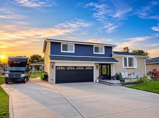 39228 Venetian Dr, Harrison Township, MI 48045