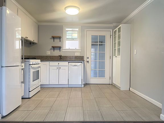 4th image of 3207 Gleason Ave