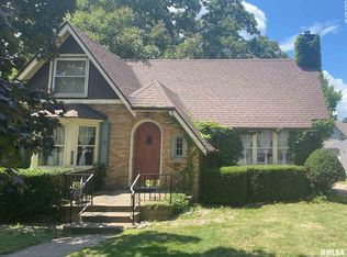 307 S Henry St, Geneseo, IL 61254