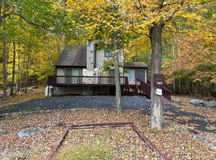 5783 Decker Rd, Bushkill, PA 18324
