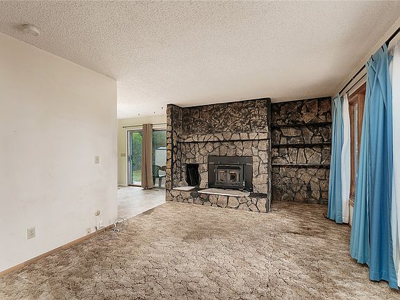3rd image of 925 Edgehill Vista Rd