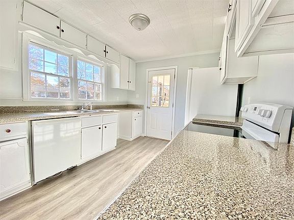 5th image of 48 Northside Dr NW