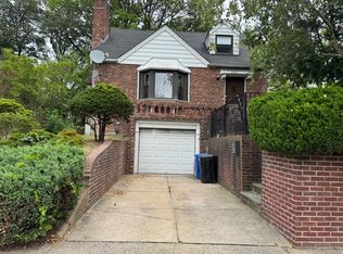 8153 Utopia Pkwy, Jamaica, NY