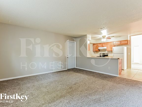 4th image of 710 Leeward Dr