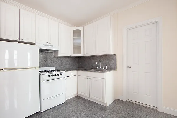 Rented by R New York | media 27