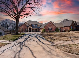 8214 S 14th Pl, Broken Arrow, OK 74011