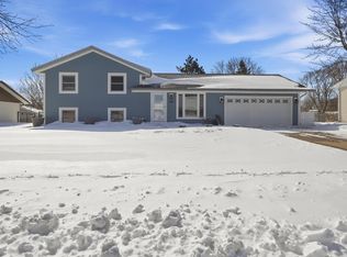 858 Haralson Dr, Apple Valley, MN 55124