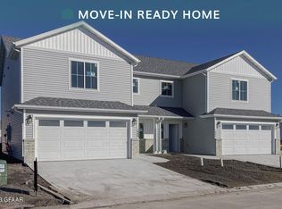 1888 Tobi Ln, Grand Forks, ND 58201