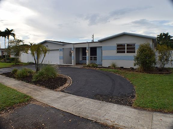 2nd image of 9121 SW 54th Pl
