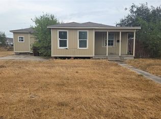 176 W Avenue D, Kingsville, TX 78363