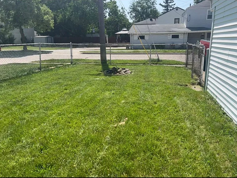 30902 Euclid Ave #DOWN — Photo 10