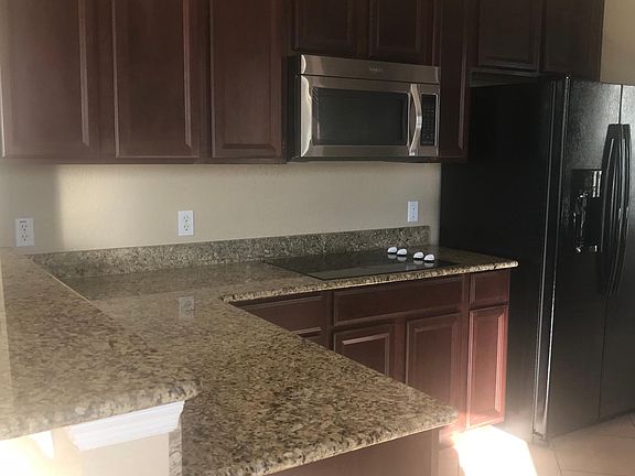 5th image of 3866 Shoreview Dr