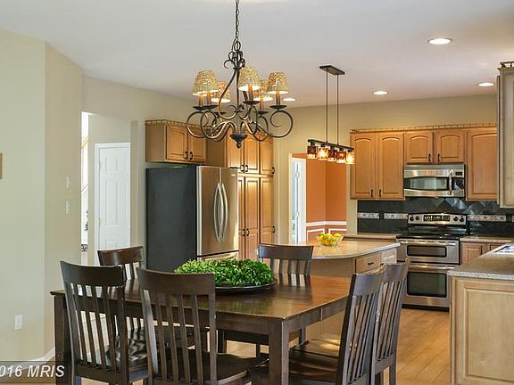 5th image of 3094 Greenhaven Ct