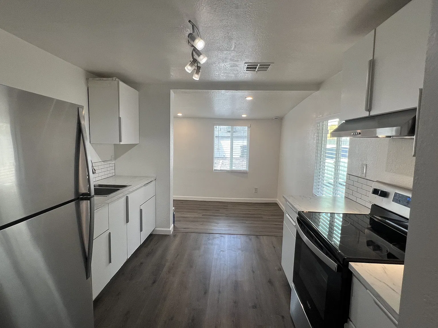 1445 East Taylor Street - 2 — Photo 3