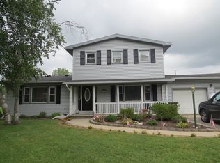 106 Walnut St, Liberty Center, OH 43532