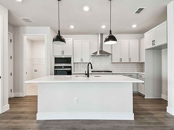 The Malone - Kitchen