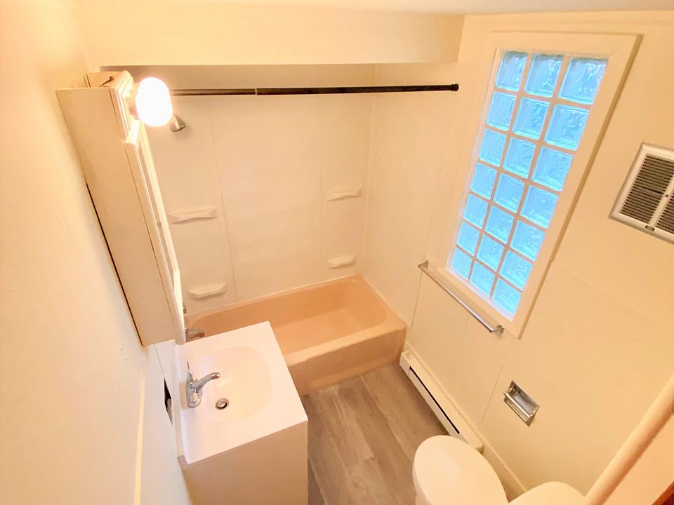 2nd image of 609 Chestnut St APT 1