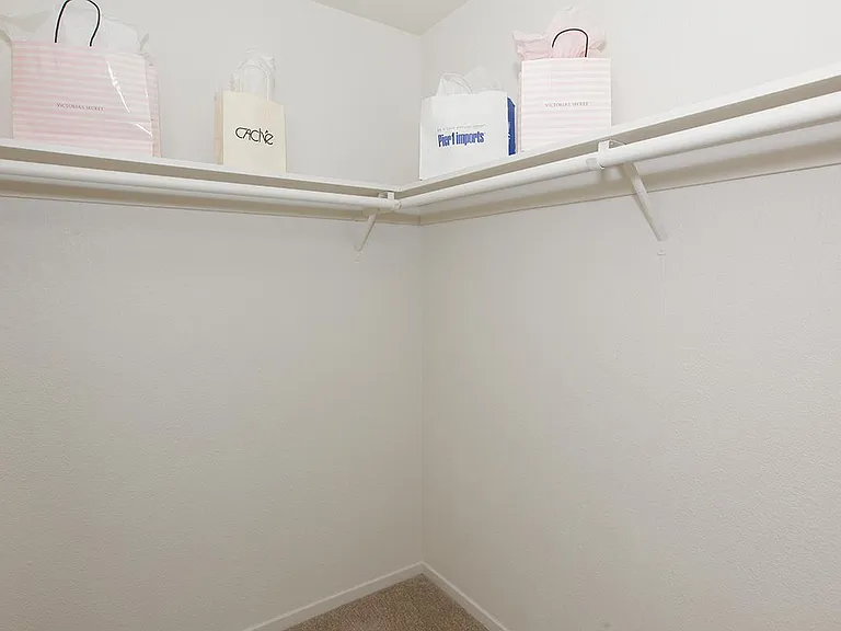 5150 N Valentine Ave — Photo 32