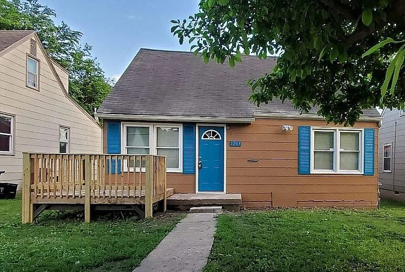 1st image of 1203 E 80th Ter