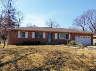 818 Park Ln, Liberty, MO 64068
