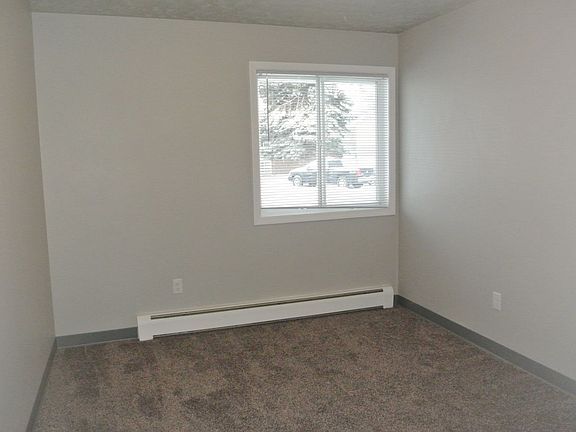 5th image of 10 19th Ave SE #3