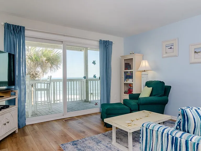 2102B Surfrider Ct — Photo 8