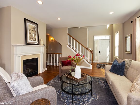 3rd image of 27W159 Breme Dr E