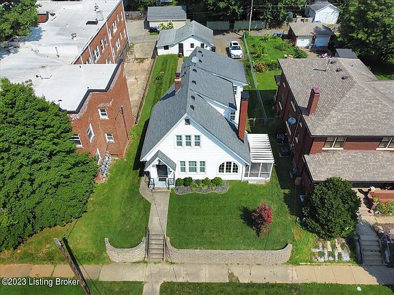 3rd image of 1805 Roanoke Ave