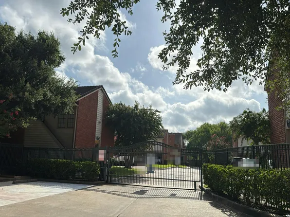 2211 S Kirkwood Rd, Houston, TX 77077