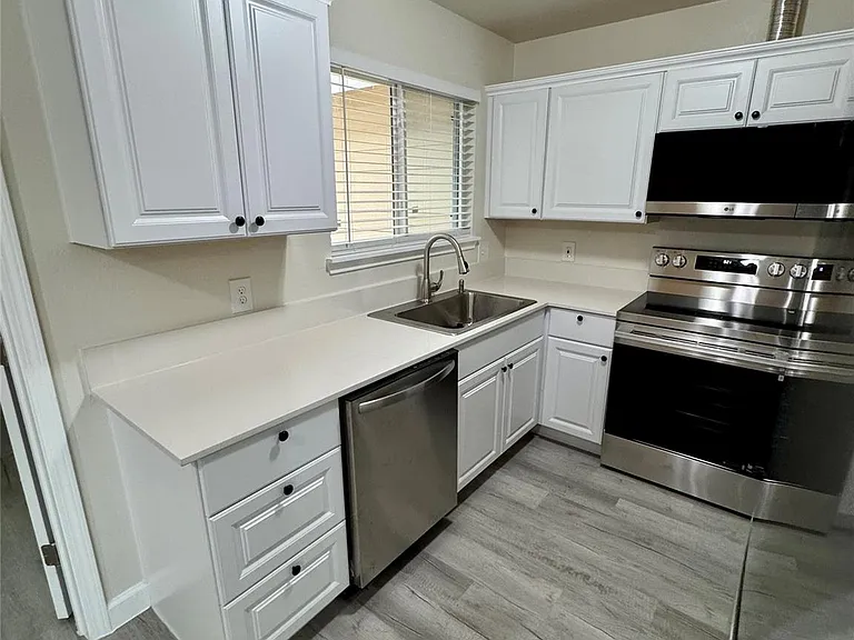 1205 Ramble Creek Dr — Photo 11