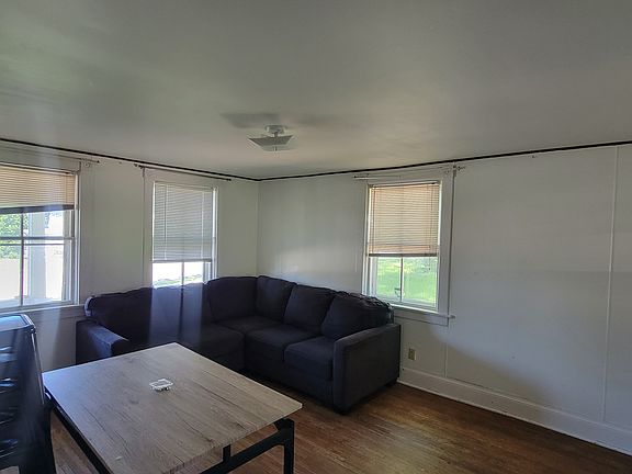 5th image of 345 W Cedar St