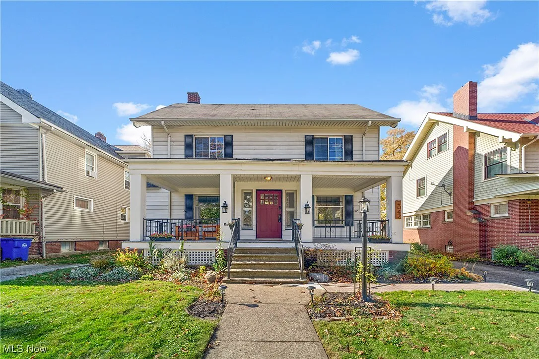 2042 West Blvd photo 1