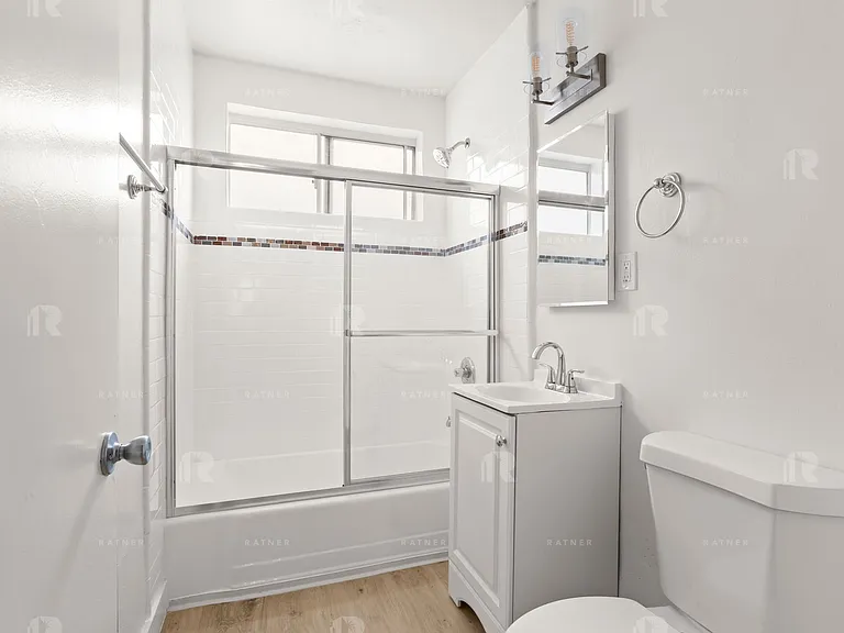 (Ar/Eu/Yo:B) 624 N. Hayworth Avenue — Photo 6