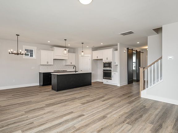 3rd image of 2340 Whitewing Ln
