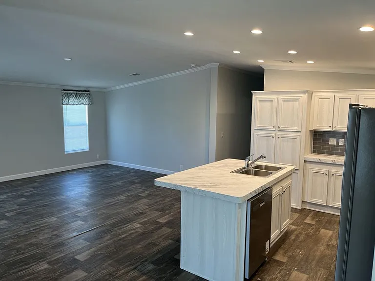 349 Talbot St #94 — Photo 7