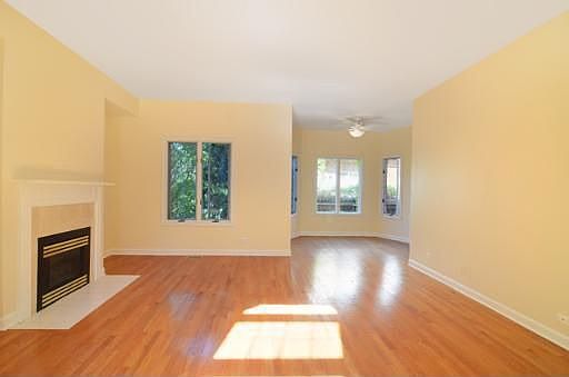 3rd image of 423 Ashbury Dr
