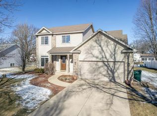 213 Vintage Ln, Cottage Grove, WI 53527