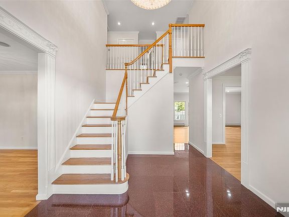 4th image of 220 Concord Drive