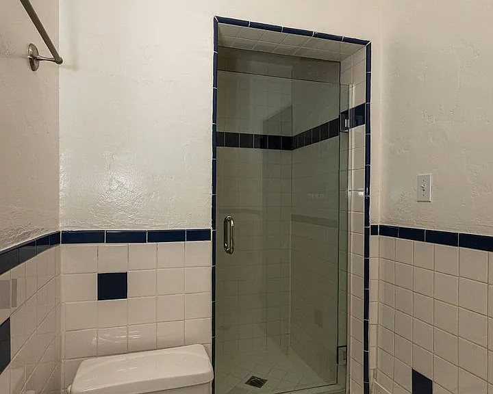 1221 S Sycamore Ave — Photo 29