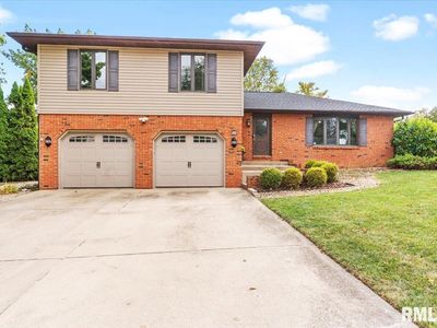 58 Greentrail Dr, Chatham, IL, 62629