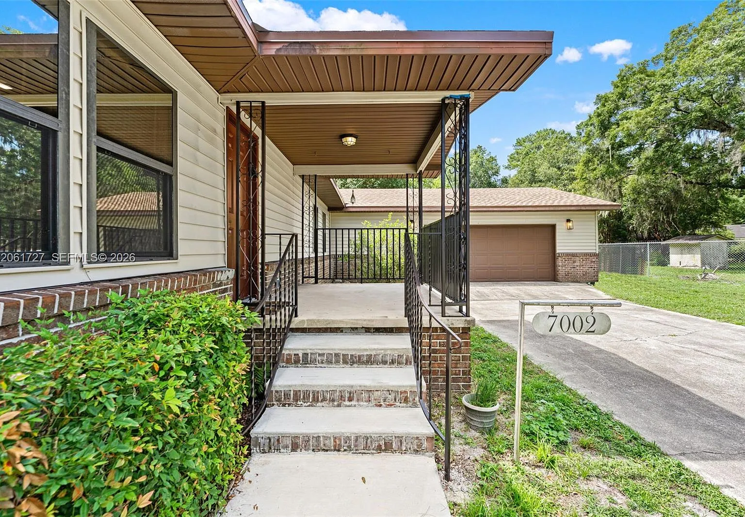 3 bed, 3.0 bath, $2,200 — Photo 4