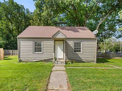 3712 E University Ave, Des Moines, IA, 50317