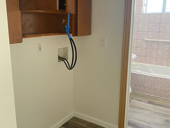 4th image of 4227 W 169th St #4227