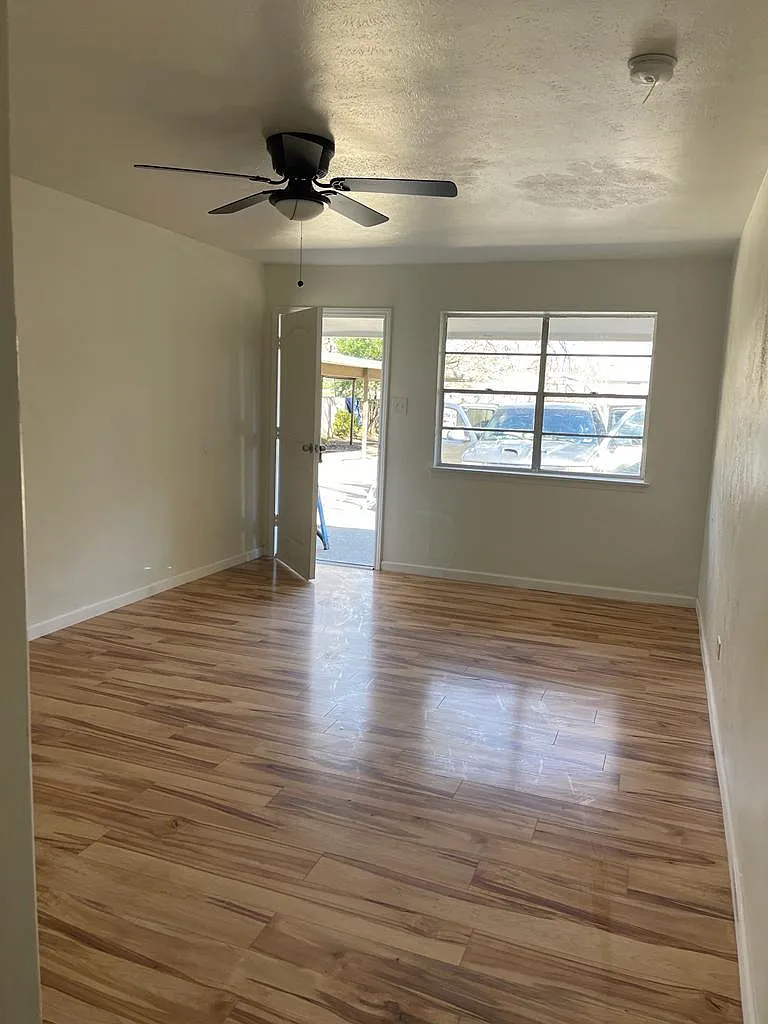 2 bed, $1,195 — Photo 1