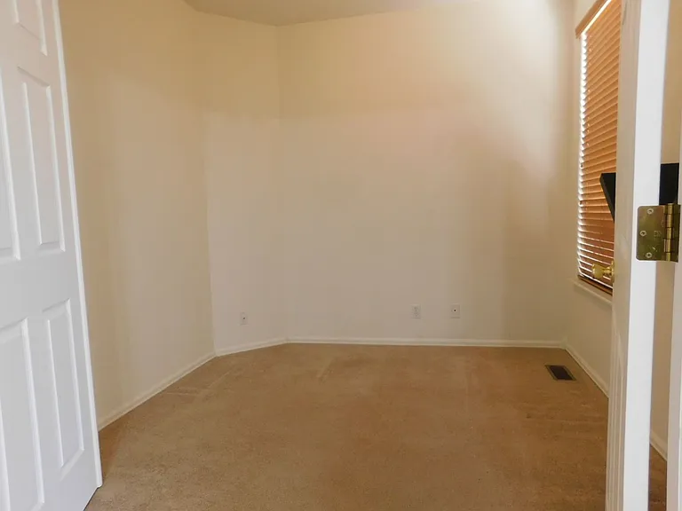 2485 Fountainhead Blvd #F-5 — Photo 9