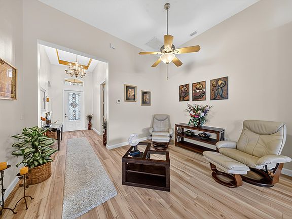 5th image of 270 SW Lake Forest Way