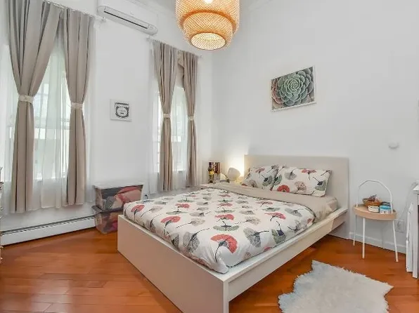 212 9th Street image 6 of 14