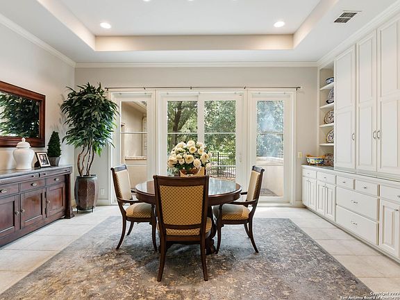 5th image of 31 WORTHSHAM DR